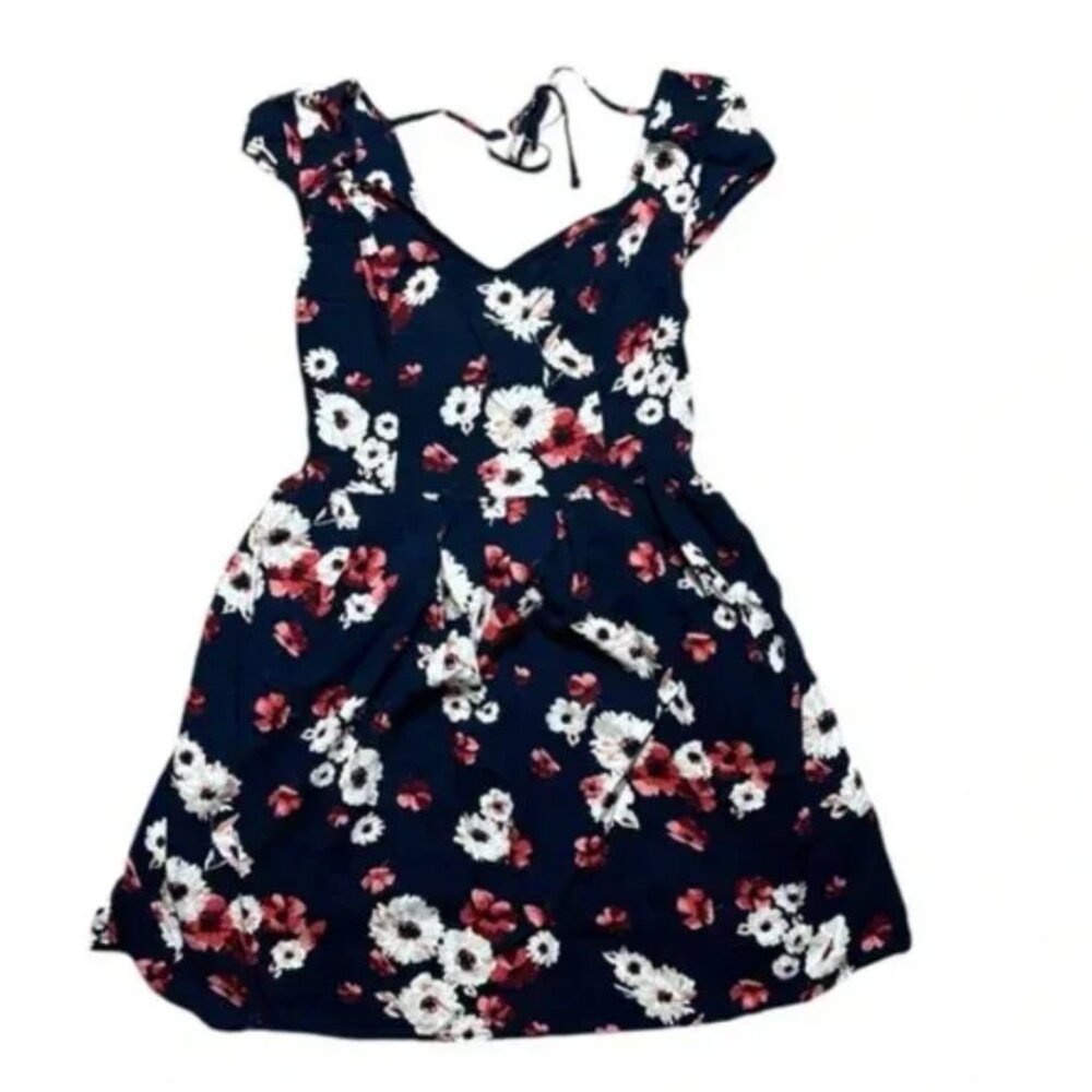 Hollister floral v-neck, open back babydoll dress Size S.